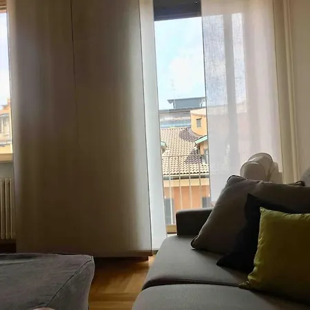 Elegant San Babila ,5 Minutes From Duomo Апартаменты Милан
