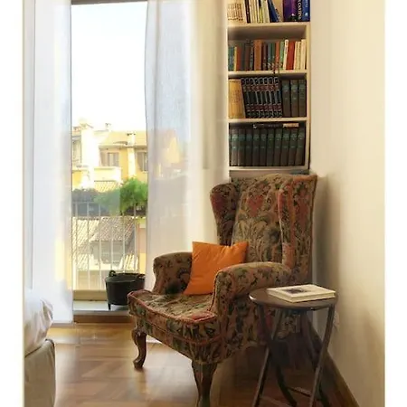 Апартаменты Elegant San Babila ,5 Minutes From Duomo Милан